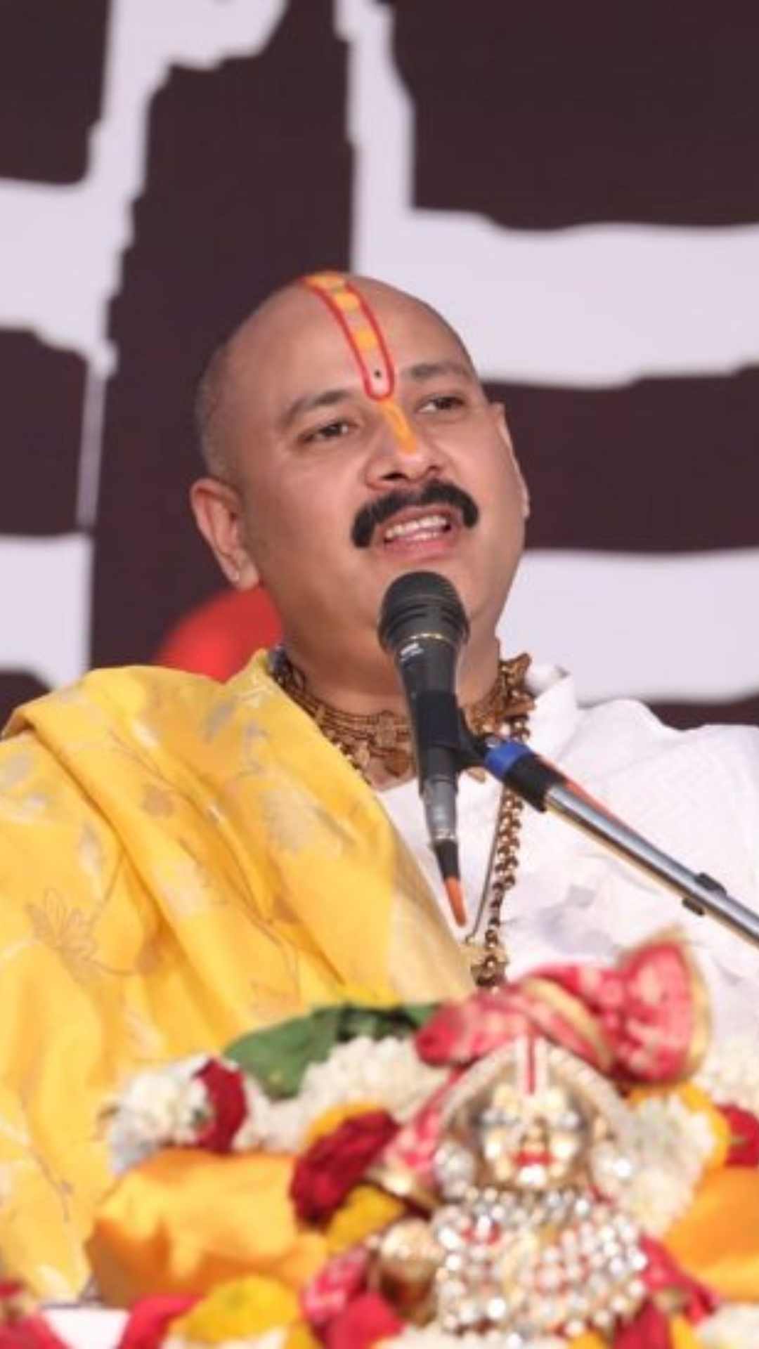उपाय और भगवान की पूजा पाठ करने के नियम आदि बताते रहते हैं.