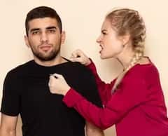 પતિનું કોઇ અન્ય સાથે અફેર તો નથી ને, પાર્ટનરની આ આદતોથી તમે સરળતાથી જાણી શકશો