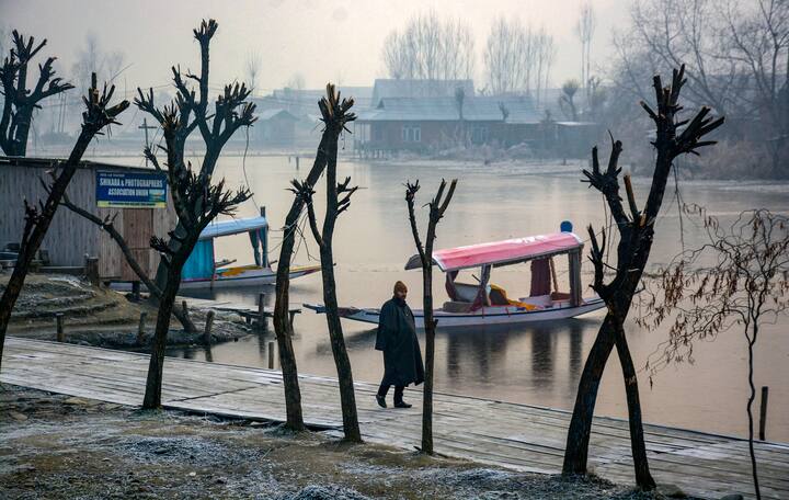 40 दिनों से ज्यादा समय तक चलने वाले कड़ाके की ठंड जिसे स्थानीय भाषा में 'चिल्लई कलां' कहते हैं वह 21 दिसंबर को शुरू होकर 30 जनवरी को समाप्त होगी.