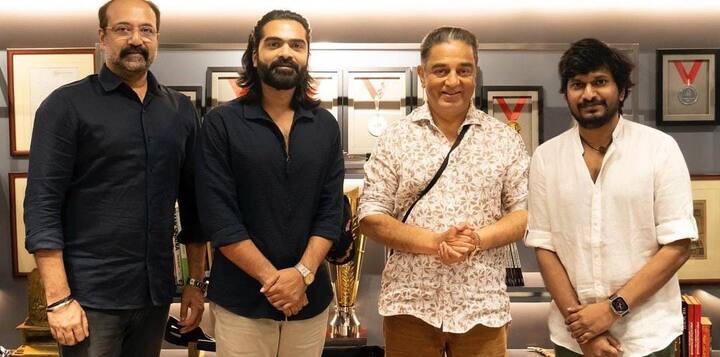 இயக்குநர் தேசிங்கு பெரியசாமி துல்கர் சலமானை வைத்து கண்ணும் கண்ணும் கொள்ளையடித்தால் என்ற திரைப்படத்தை இயக்கி தமிழ் சினிமாவில் அறிமுகமானார்.