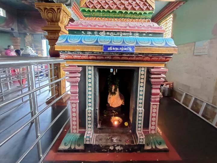 ஸ்ரீ கருடாழ்வார் சன்னிதானம்