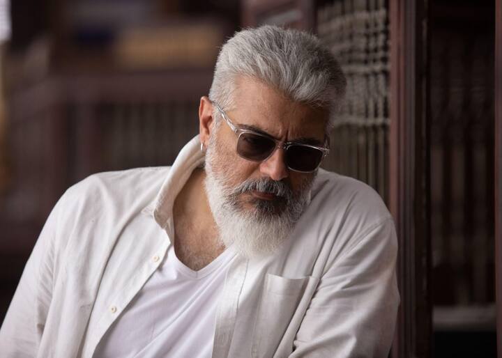 साउथ एक्टर अजित कुमार ने भी फिल्म Thunivu से शानदार कमबैक किया. इस फिल्म में उनके लुक से लेकर उनकी स्टाइल की खूब चर्चा हुई. फिल्म ने बॉक्स ऑफिस पर करीब 200 करोड़ रुपये कमाए थे.