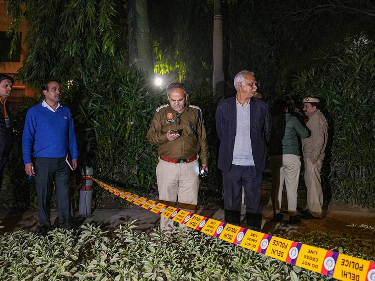 Israel Embassy Blast Youths Caught On CCTV Security Beefed Up Delhi Police Intensifies Probe Israel Embassy Blast: 2 Youths Caught On CCTV, Security Beefed Up As Delhi Police Intensifies Probe