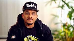 ਦਰਅਸਲ, ਡਿਵਾਈਨ ਵੱਲੋਂ ਯਮਲੇ ਜੱਟ ਦੇ ਗੀਤ ਦੀਆਂ ਕੁਝ ਲਾਈਨਾਂ ਆਪਣੇ ਨਵੇਂ ਗੀਤ ਵਿੱਚ ਸ਼ਾਮਲ ਕੀਤੀਆਂ ਗਈਆਂ ਹਨ, ਜਿਨ੍ਹਾਂ ਨੇ ਸਭ ਦਾ ਧਿਆਨ ਆਪਣੇ ਵੱਲ ਖਿੱਚ ਲਿਆ ਹੈ।