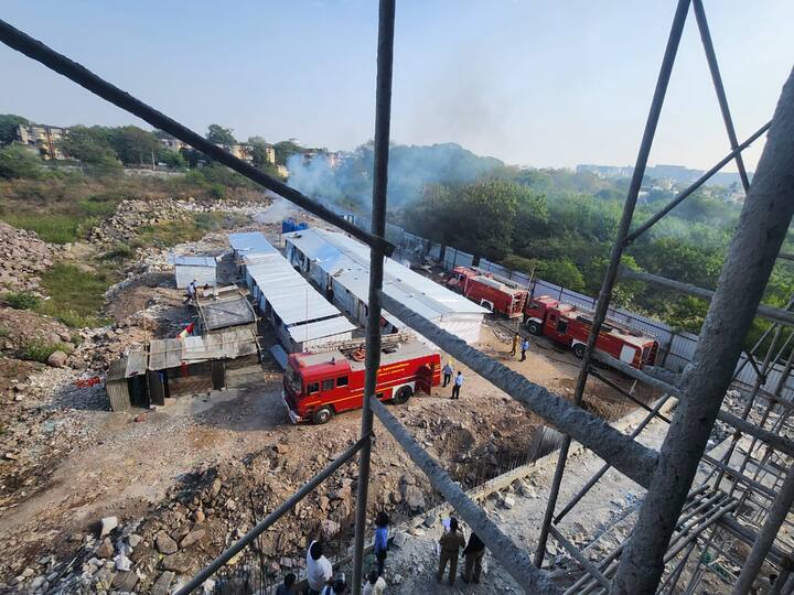 एकूण 100 सिलेंडरचा बेकादेशीर साठा करण्यात आला होता.