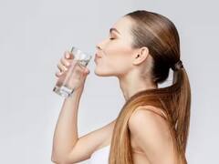 Health Tips : हिवाळ्यात कमी पाणी पिताय? जाणून घ्या किती पाणी प्यावं?