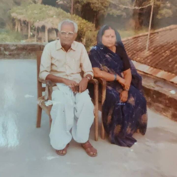 मनोज ने आगे बताया कि, मेरी मां अल्फ़ा फीमेल थीं..अपने आखिरी दिनों में भी वो आजाद थी. क्योंकि उनको किसी पर निर्भर रहना पसंद नहीं था. आखिरी दिनों में वो मेरी बहन से उसे जहर देने के लिए कहती थी ताकि वो मर जाए.