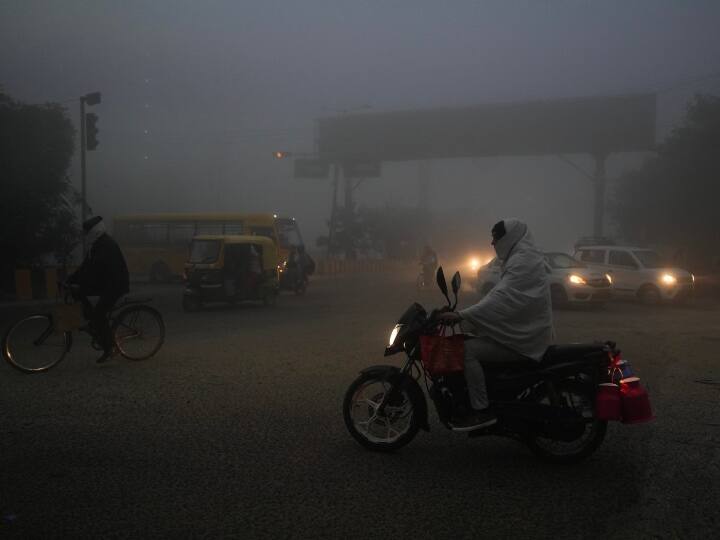 Weather Update Today 27 dec up IMD Forecast winter lucknow, noida, meerut Ka Mausam UP Weather Today: यूपी में छाया घना कोहरा, मौसम विभाग ने जारी किया बारिश का अलर्ट, जानें- आज का मौसम