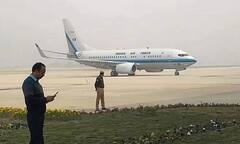 Fog In Delhi: कोहरे में गुम हो गया एयरपोर्ट, सौ से ज्यादा फ्लाइट्स प्रभावित, ट्रेनें भी घंटों लेट, देखें तस्वीरें