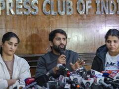 कुश्ती संघ का काम देखेगी एडहॉक कमेटी, भूपिंदर सिंह बाजवा को ओलंपिक एसोसिएशन ने सौंपी कमान