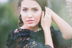 New Year Party Look Tips And Tricks : या नवीन वर्षात तुम्हाला वेगळे दिसायचे असेल तर 'या' 5 मेकअप टिप्स वापरून पहा.