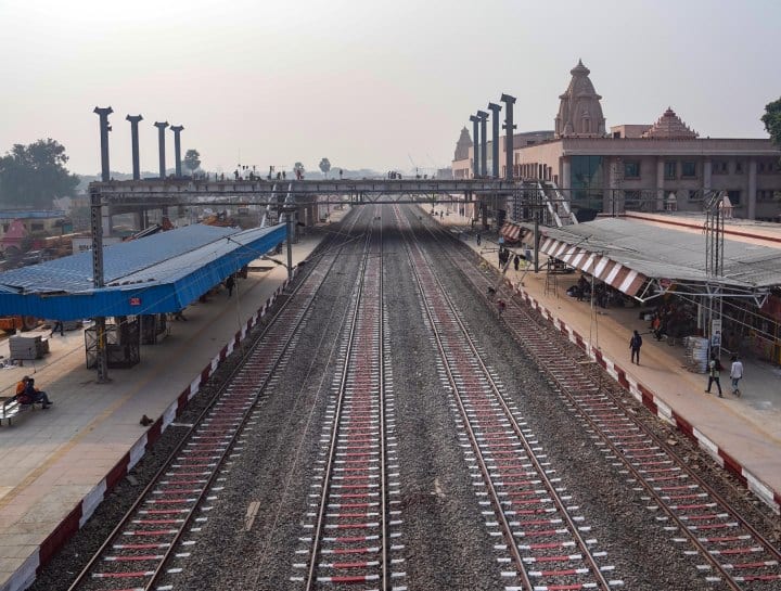 Ayodhya railway station name changed to Ayodhya Dham Junction Ayodhya News: अब इस नाम से जाना जाएगा अयोध्या का रेलवे स्टेशन, पीएम मोदी करेंगे उद्घाटन