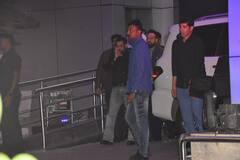 Salman Khan Birthday: बर्थडे सेलिब्रेशन के लिए मुंबई लौटे सलमान खान, ब्लैक शर्ट और डेनिम जीस में एयरपोर्ट पर हुए स्पॉट, एक्टर ने हाथ जोड़कर पैप्स को किया थैंक्यू