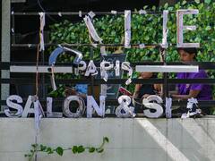 'दुकानों के बाहर लगाएं कन्‍नड़ भाषा के साइनबोर्ड', कर्नाटक रक्षणा वेदिके का प्रदर्शन, कई जगहों पर की तोड़फोड़