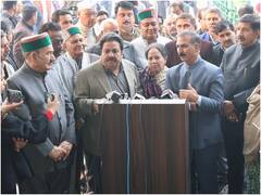 दिल्ली में हिमाचल कांग्रेस की अहम बैठक, गिले-शिकवे दूर कर एकजुटता से लोकसभा चुनाव लड़ने पर जोर