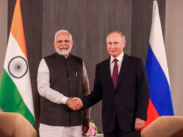 president Putin invites PM Modi to Russia wishes 'success to friends in India' for 2024 polls Putin Wishes Modi: 2024 நாடாளுமன்ற தேர்தலிலும் மோடிதான் பிரதமர்? - வாழ்த்து சொல்லி ரஷ்யாவிற்கு அழைப்பு விடுத்த புதின்