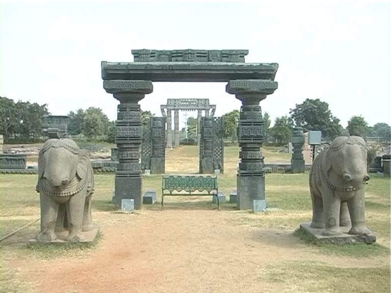 Laknavaram Lake: లక్నవరం చెరువు చూశారా! నీళ్లపై సైకిల్ జర్నీ, ప్రకృతిని ఆస్వాదించేలా టూరిస్ట్ స్పాట్