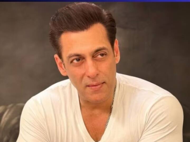 सलमानच्या वाढदिवसाच्या सेलिब्रेशनचा व्हिडीओ सोशल मीडियावर व्हायरल होत आहे.