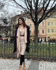 Karishma Tanna PHOTO: વિદેશ વેકેશન મનાવી રહી છે કરિશ્મા, સામે આવ્યો અભિનેત્રીનો ગ્લેમરસ લુક