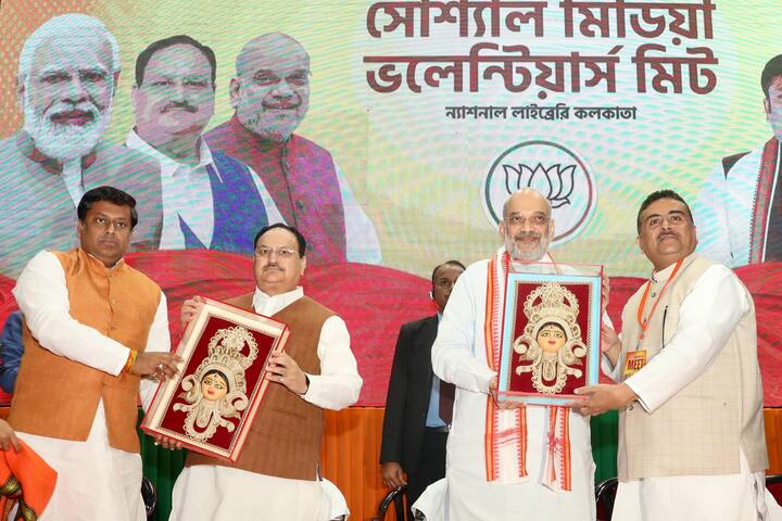 বিজেপি সূত্রে দাবি, রাজ্যের মানুষ যাতে মোদি ও অমিত শাহর ইউটিউব চ্যানেল আরও বেশি করে সাবস্ক্রাইব করেন, সেই বিষয়েও প্রচারের নির্দেশ দেওয়া হয়েছে এদিনের বৈঠকে। বিভিন্ন হোয়াটসঅ্যাপ গ্রুপ, ফেসবুক পেজ খুলে কেন্দ্রীয় সরকারের প্রচার এবং 'NAMO' অ্যাপ ডাউনলোড ও তা নিয়ে প্রচার চালাতে বলা হয়েছে।