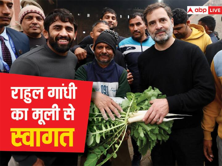 Rahul Gandhi In Jhajjar: भारतीय कुश्ती संघ और पहलवानों के विवाद के बीच कांग्रेस नेता राहुल गांधी हरियाणा के बहादुरगढ़ के गांव छारा पहुंचे. यहां उन्होंने अखाड़े में पहलवानों के साथ जोर आजमाइश की.