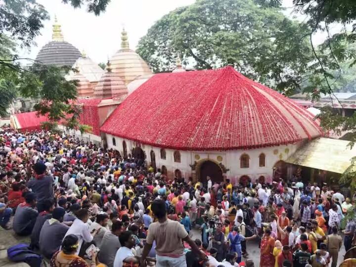 इस पैकेज का लुत्फ हर सोमवार को उठाया जा सकता है. यह 11 दिन और 10 रात का टूर पैकेज है जिसमें आपको कामाख्या देवी मंदिर जैसी धार्मिक जगहों पर भी यात्रा करने का मौका मिलेगा.