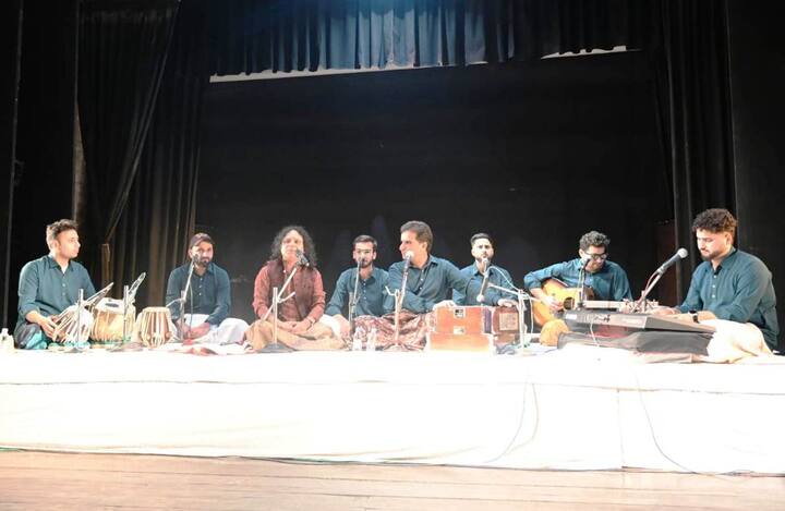 पर्यटकों की भारी आमद के बीच शिमला में सुरक्षा व्यवस्था भी चाक-चौबंद है. शिमला पुलिस अधीक्षक संजीव गांधी ने शहर को पांच अलग-अलग सेक्टर में बनता है. हर सेक्टर में गैजेटेड ऑफिसर को नोडल अधिकारी के तौर पर नियुक्त किया गया है. शहर की निगरानी सीसीटीवी और ड्रोन कैमरा से हो रही है.
