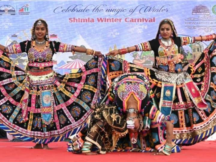 Shimla Winter Carnival: हिमाचल प्रदेश में पहली बार शिमला विंटर कार्निवाल का आयोजन हो रहा है. पहाड़ी संस्कृति के अलावा यहां अलग-अलग राज्यों के कलाकार भी अपनी संस्कृति प्रदर्शित कर रहे हैं.