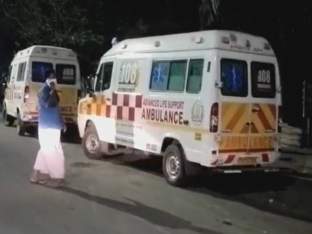 Ennore: A gas leak occurred Ennore area in night, people suffocation and fainting in surrounding area Ennore Gas Leak: எண்ணூரில் நள்ளிரவில் 3 மணி நேரம் திக் திக்! திடீரென கிளம்பிய வாயு கசிவால் 30 பேர் மருத்துவமனையில் அனுமதி!