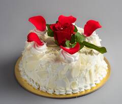 एका मिनिटात 23 गुलाब आणि 11 केकची विक्री, गिफ्ट म्हणून फुले देण्यात 'ही' शहरं आघाडीवर 