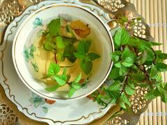 health benefits of Green tea or Black tea : ब्लॅक टी की ग्रीन टी? वजन कमी करण्यासाठी कोणता अधिक फायदेशीर आहे जाणून घ्या