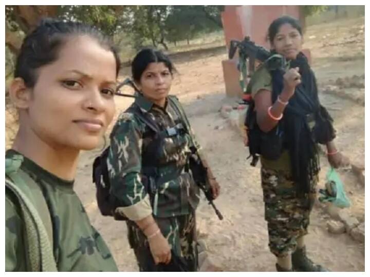 Chhattisgarh news Two female commandos of Danteshwari Fighters deployed on Naxal front got reward ann Chhattisgarh: नक्सल मोर्चे पर तैनात दंतेश्वरी फाइटर्स की दो महिला कमांडो को इनाम, मिला आउट ऑफ टर्न प्रमोशन