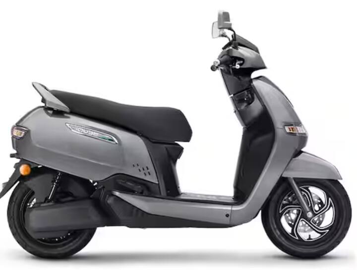 ਪੰਜਵਾਂ ਇਲੈਕਟ੍ਰਿਕ ਸਕੂਟਰ ਜੋ ਤੁਸੀਂ ਇਸਦੀ ਸ਼ਾਨਦਾਰ ਰੇਂਜ ਦੇ ਕਾਰਨ ਘਰ ਲਿਆ ਸਕਦੇ ਹੋ, ਉਹ ਹੈ TVS ਦਾ iQube। ਇਸ ਦੀ ਐਕਸ-ਸ਼ੋਰੂਮ ਕੀਮਤ 1.22 ਲੱਖ ਰੁਪਏ ਹੈ। ਇਸ ਨੂੰ ਇਕ ਵਾਰ ਚਾਰਜ ਕਰਕੇ ਤੁਸੀਂ 145 ਕਿਲੋਮੀਟਰ ਦੀ ਦੂਰੀ ਤੈਅ ਕਰ ਸਕਦੇ ਹੋ।