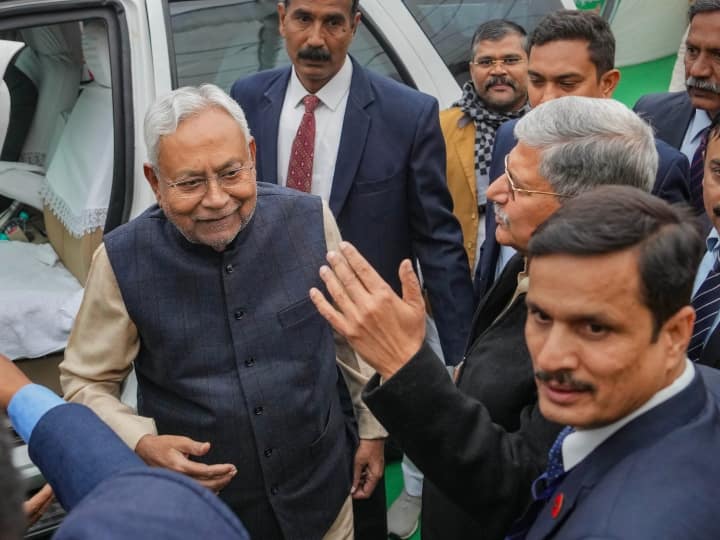 Bihar Politics Lalan Singh Speaks Over His Resignation Queries After JDU  Meeting | JDU की बैठक के बाद मीडिया के सामने आए ललन सिंह, इस्तीफे पर बोले-  'जो फैसला होगा कल...'