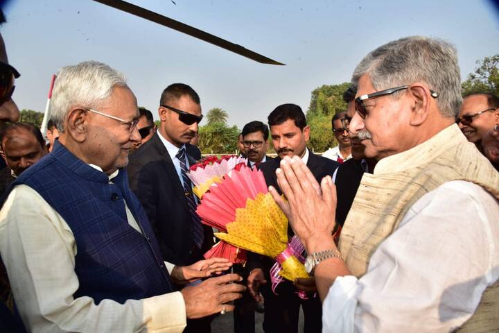 जेडीयू के राष्ट्रीय पदाधिकारियों की बैठक राजधानी के जंतर-मंतर स्थित पार्टी कार्यालय में हो रही है. इसके बाद शुक्रवार को राष्ट्रीय कार्यकारिणी और राष्ट्रीय परिषद की बैठक होगी. (फाइल फोटो)