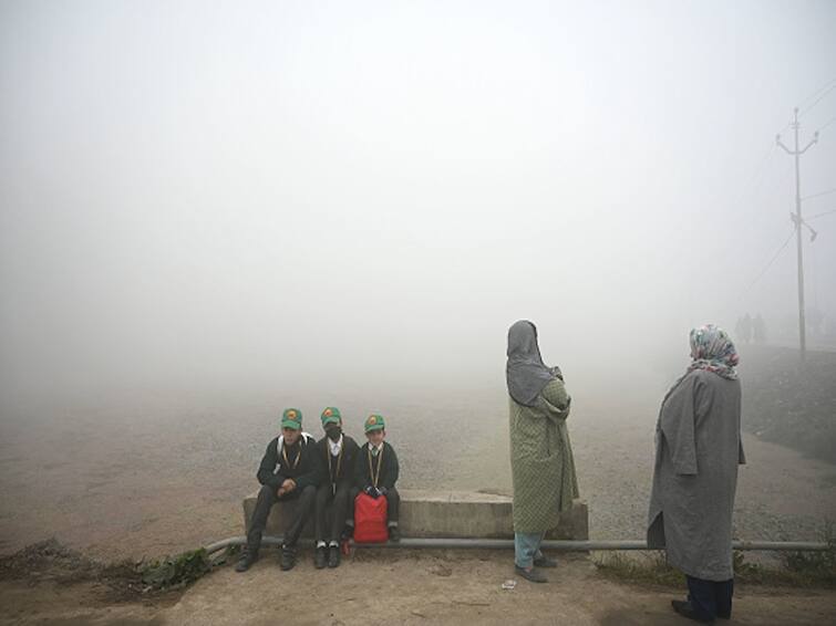 Ghaziabad: School Timings For Classes 1 To 8 Revised Amid Severe Cold And Dense Fog Delhi-NCR Cold Ghaziabad: School Timings For Classes 1 To 8 Revised Amid Severe Cold And Dense Fog