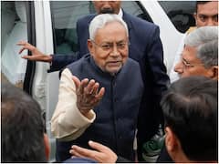 JDU की मीटिंग में नीतीश कुमार के बगल में बैठे थे ललन सिंह, क्या बचा पाएंगे अपना पद?