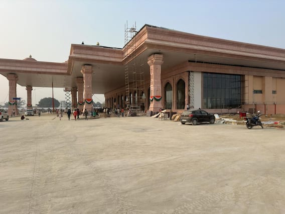 Ayodhya Airport Pics: अयोध्या एयरपोर्ट की तस्वीरें आईं सामने, दो दिन बाद पीएम मोदी करेंगे उद्घाटन