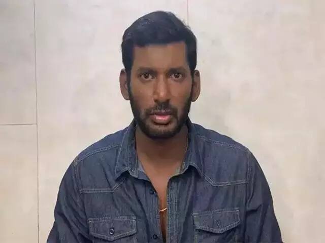 “கேப்டன் விஜயகாந்த் அண்ணா இறந்துவிட்டார் என செய்தி கேள்விப்பட்டேன். அண்ணா என்ன மன்னிச்சிடுங்க. இந்த நேரத்துல உங்க கூட இருக்க முடியல.. உங்க முகத்த ஒரு முறை பாத்து, உங்க கால தொட்டு கும்பிட்டு உங்க கூட இருந்து இருக்கணும். நான் வெளிநாட்டுக்கு வந்தது என் தப்பு. நான் உங்க கிட்ட நிறைய கத்துக்கிட்டேன். கிட்டத்தட்ட 20 வருஷன் முன்னாடி நான் கேள்விப்பட்டு இருக்கேன், யாராவது பசியோடி வந்தா நீங்க சோறு போட்டு அனுப்புவீங்க. இந்த சமுதாயத்துக்கு இவ்வளவு பண்ணி இருக்கீங்க. ஒரு நல்ல மனிதர இழந்தத என்னால ஜீரணிக்க முடியல. அரசியல்வாதியா உங்க செயல்பாடு, ஒரு மனிதரா நீங்க பேர் வாங்கி இருக்கீங்க. உங்க பேர்ல கண்டிப்பா மேற்கொண்டு நல்லது பண்ணனும்” என கண்ணீர் மல்க அழுதபடி வீடியோ ஒன்றை பதிவிட்டுள்ளார் விஷால்.