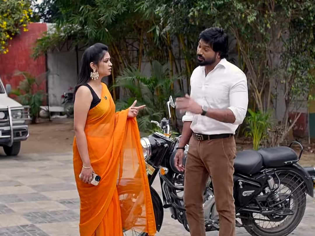 krishna mukunda murari serial today december 28th episode written update Krishna Mukunda Murari Serial Today December 28th Episode పరిమళ చూడకుండా తప్పించుకున్న దేవ్.. మురారి మాస్టర్ ప్లాన్!