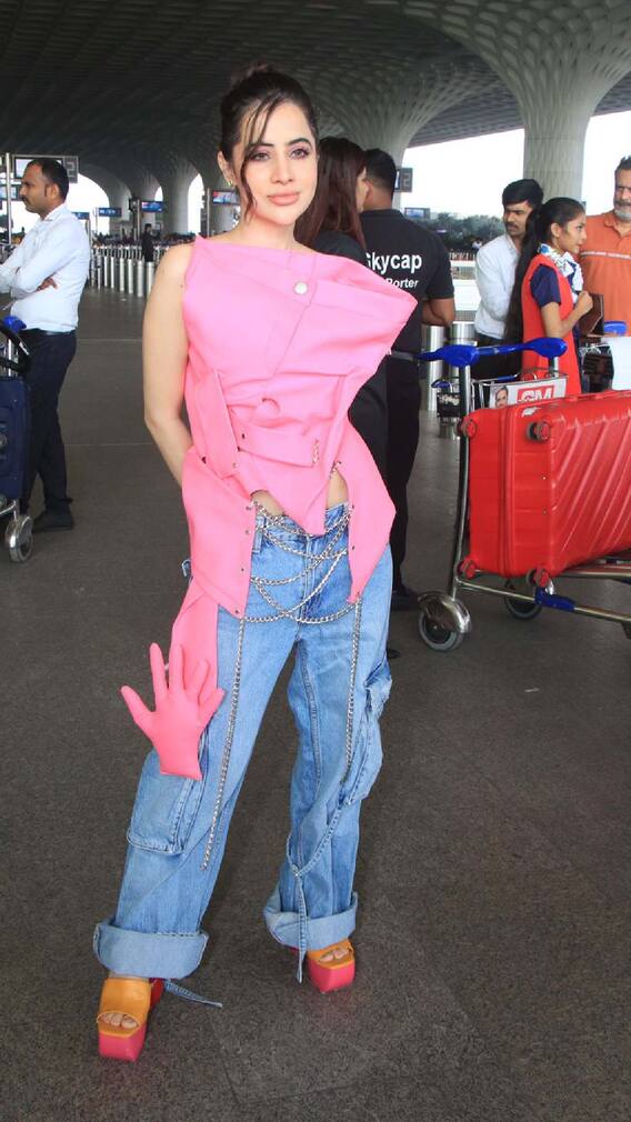 उर्फी जावेद एअरपोर्टवर स्पॉट!