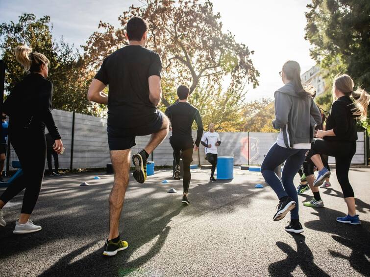 Health Tips For Running a Marathon improve your immune system know about it Health Tips For Running a Marathon : मॅरेथॉनची तयारी करताय? मग धावण्याआधी 'अशी' वाढवा रोगप्रतिकारशक्ती