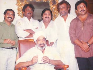 Vijayakanth Death Actor prabhu paid his homage with family to dmdk leader vijayakant Vijayakanth Death: “என் அப்பாவுக்கு அவர் பிள்ளை என் அண்ணன் விஜயகாந்த்” - கண்ணீர் மல்க குடும்பத்துடன் அஞ்சலி செலுத்திய பிரபு