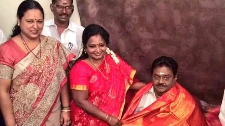 தேமுதிக தலைவர் விஜயகாந்த் மறைவுக்கு தெலங்கானா மாநில ஆளுநர் தமிழிசை சவுந்தரராஜன் இரங்கல் தெரிவித்துள்ளார். இதுகுறித்து அவர் தனது ட்விட்டர் பக்கத்தில், “உடல் நலக்குறைவால் மருத்துவமனையில் சிகிச்சை பெற்று வந்த தேமுதிக தலைவர்,சகோதரர் கேப்டன் திரு.விஜயகாந்த் அவர்கள் உயிரிழந்த செய்தியறிந்து மிகவும் மனவேதனை அடைந்தேன். நல்ல திரைப்படக்கலைஞர்.... நல்ல அரசியல் தலைவர்.... நல்ல மனிதர்.... நல்ல சகோதரர்.... ஒட்டுமொத்தமாக ஒரு நல்லவரை நாம் இழந்து இருக்கிறோம். சகோதரர் திரு.விஜயகாந்த் அவர்களை இழந்து வாடும் அவரது குடும்பத்தினருக்கும்,தொண்டர்களுக்கும்,நண்பர்களுக்கும்,ரசிகர்களுக்கும் எனது ஆழ்ந்த இரங்கலையும்,ஆறுதலையும் தெரிவித்துக்கொள்வதோடு அன்னாரின் ஆன்மா சாந்தியடைய எல்லாம்வல்ல இறைவனை பிரார்த்திக்கின்றேன்.” என பதிவிட்டிருந்தார்.