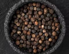 Ghee: ਸਰਦੀਆਂ ‘ਚ ਘਿਓ ‘ਚ ਮਿਲਾ ਕੇ ਖਾਓ ਕਾਲੀ ਮਿਰਚ, ਦੂਰ ਹੋ ਜਾਣਗੀਆਂ ਕਈ ਬਿਮਾਰੀਆਂ