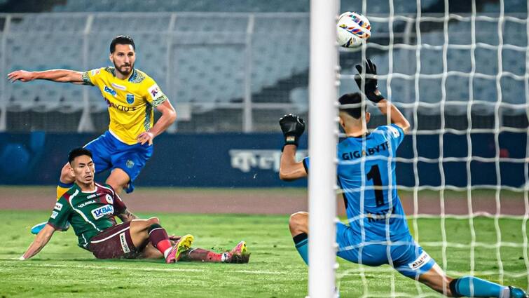 ISL 2023-24: Kerala Blasters beat Mohun Bagan for the first time in the league by 1-0 margin ISL 2023-24: মুম্বই, গোয়ার পর কেরল, আইএসএলে প্রথমবার টানা তিন ম্যাচে হারল মোহনবাগান সুপার জায়ান্ট