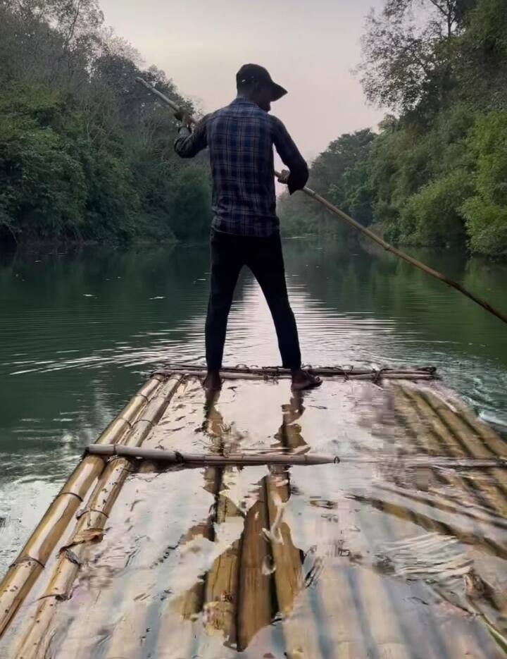 इसके अलावा करीब 300 से 400 प्रजाति  के प्रवासिय पक्षियों भी मौजूद है और इनमें विदेशी पक्षियों की संख्या ज्यादा है. यही नहीं कैलाश झील से पर्यटक कैलाश गुफा का भी लुत्फ उठा सकते हैं. शुरुआती तौर पर यहां 5 बैंबू राफ्ट ( नाव) बनाया गया था लेकिन पयर्टकों की बढ़ती संख्या को देखते हुए और अच्छा रिस्पॉन्स मिलने के चलते अब 10 बैम्बू राफ्ट यहाँ पर्यटकों के लिए रखा गया है. वही नये साल के आगमन के पहले पर्यटकों की बढ़ती संख्या को देखते हुए यहाँ व्यवस्था भी दुरुस्त की गई है.