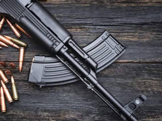 AK-47ની શોધ ભલે રશિયામાં થઈ હોય પરંતુ હવે તે રશિયા સિવાય અન્ય દેશોમાં પણ બને છે. રશિયા ઉપરાંત વિશ્વના 30 દેશો પાસે પણ તેને બનાવવાનું લાયસન્સ છે. જેમાં ભારત, ચીન, ઈઝરાયેલ અને ફ્રાન્સ જેવા દેશોનો સમાવેશ થાય છે.