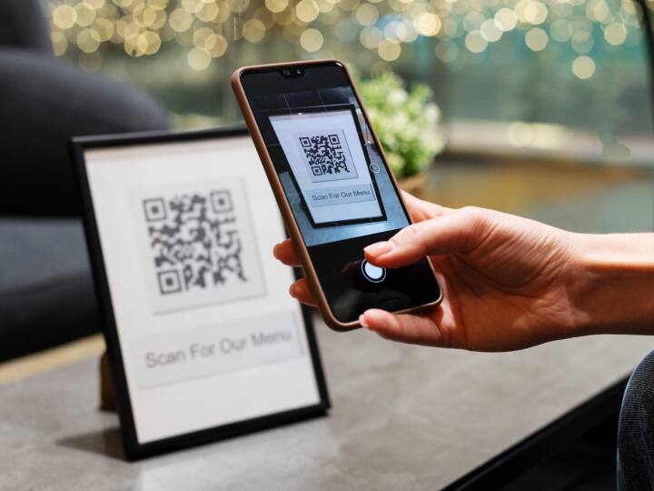 UPI tap and pay feature small payments will easy in india NFC technology UPI Lite UPI Lite: दुकान पर सिर्फ स्कैनर से फोन टच कीजिए, पलक झपकने से पहले हो जाएगी पेमेंट- कमाल की है टेक्नोलॉजी
