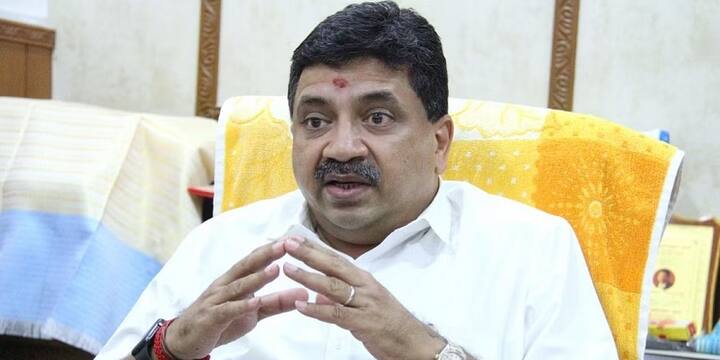 “தேசிய முற்போக்கு திராவிட கழகத்தின் நிறுவனத் தலைவரும், சிறந்த திரைக்கலைஞரும், எங்கள் மதுரை மண்ணின் மைந்தருமான திரு. விஜயகாந்த் அவர்களின் மறைவு வேதனையளிக்கிறது. திரையுலகினர் மட்டுமின்றி பொதுமக்களாலும் கேப்டன் என்று அன்போடு அழைக்கப்பட்ட திரு.விஜயகாந்த் அவர்களை இழந்து வாடும் அவரது குடும்பத்தினருக்கும் - தொண்டர்களுக்கும் - இரசிகர்களுக்கும் எனது ஆழ்ந்த இரங்கலை உரித்தாக்குகிறேன்!”-பிடிஆர் பழனிவேல் தியாகராஜன்